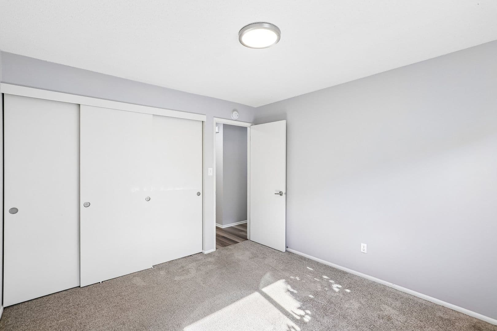 Portland Apartment: 6225-6235 SW Burlingame