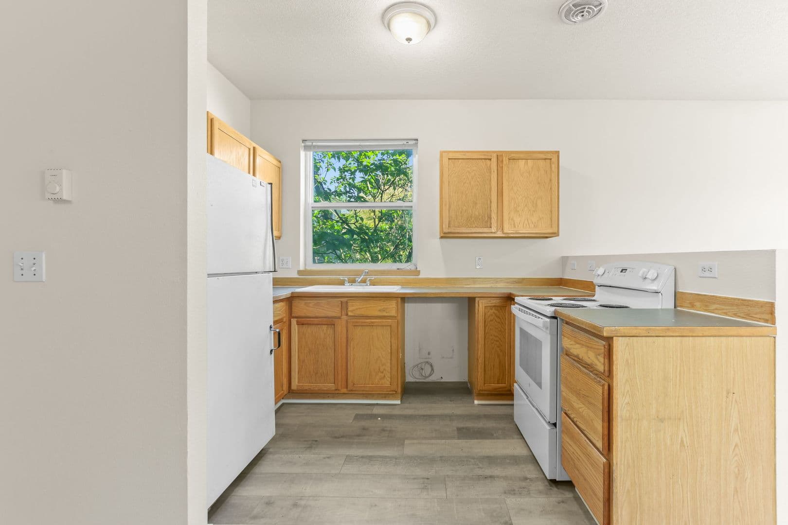 Portland Apartment: 2020 NE Rodney