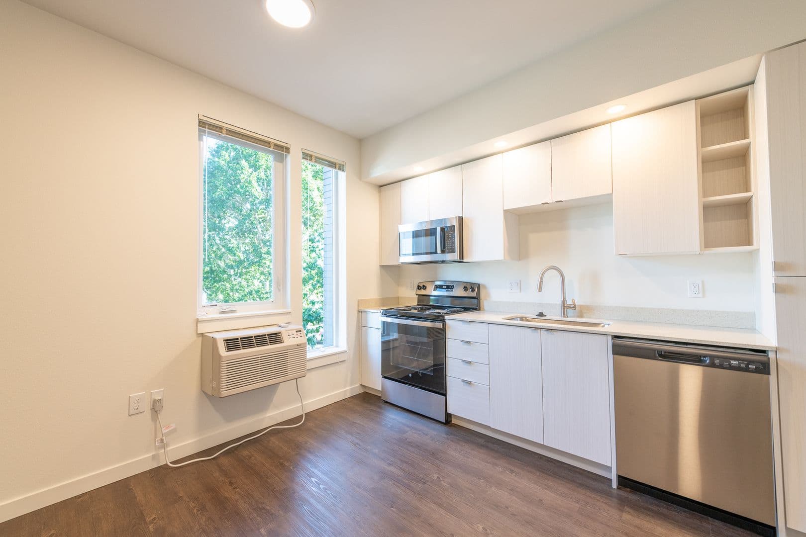 Portland Apartment: 831 NE 29th
