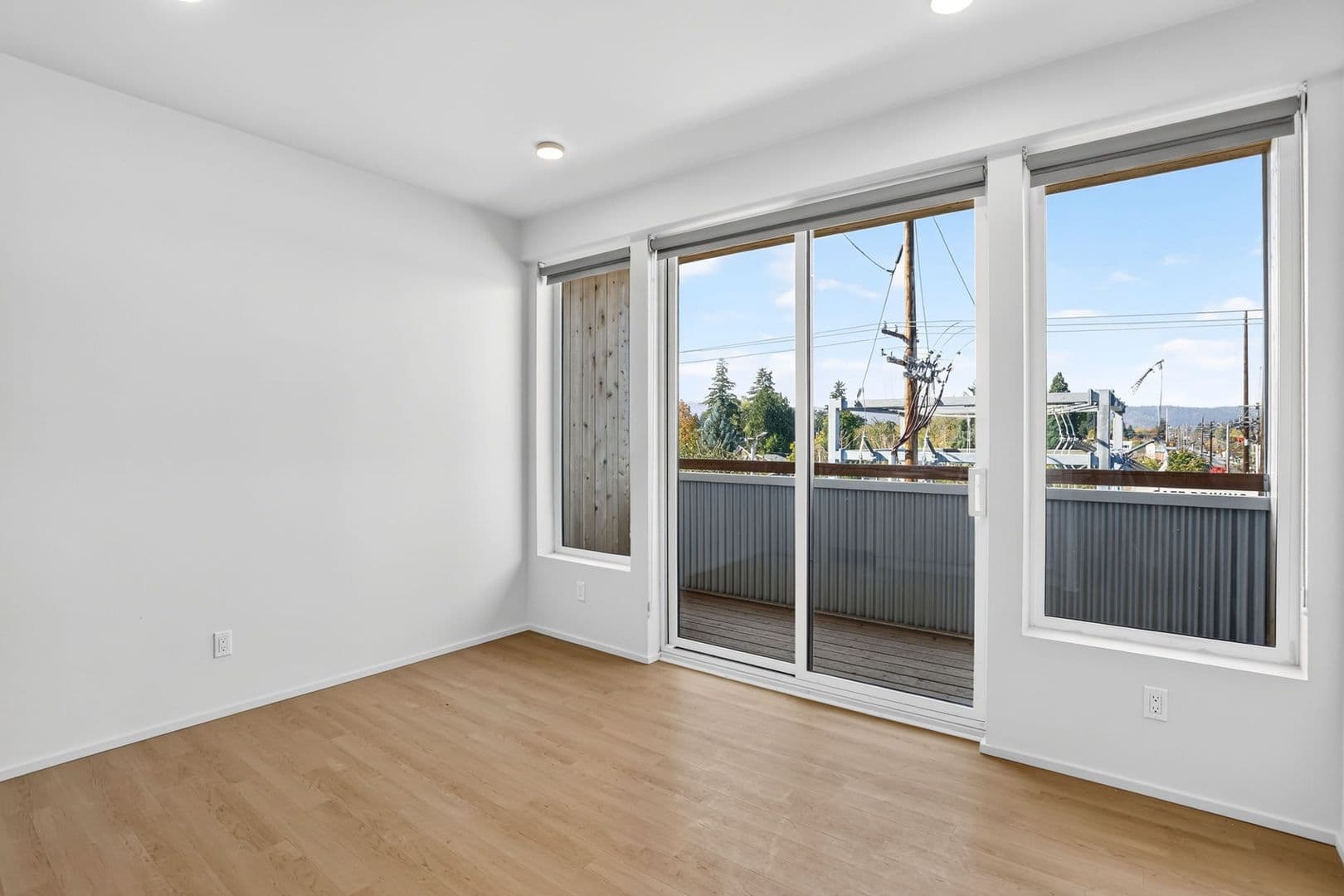 Portland Apartment: 7480 N Delaware