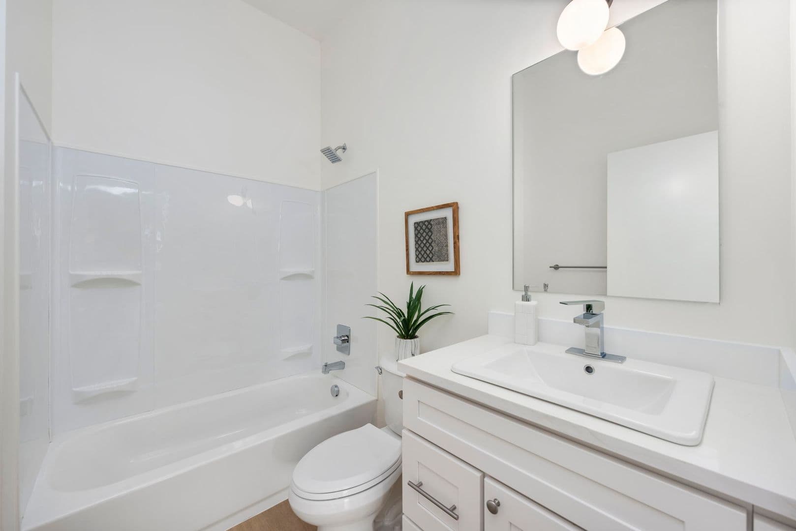 Portland Apartment: 1525 N Humboldt St