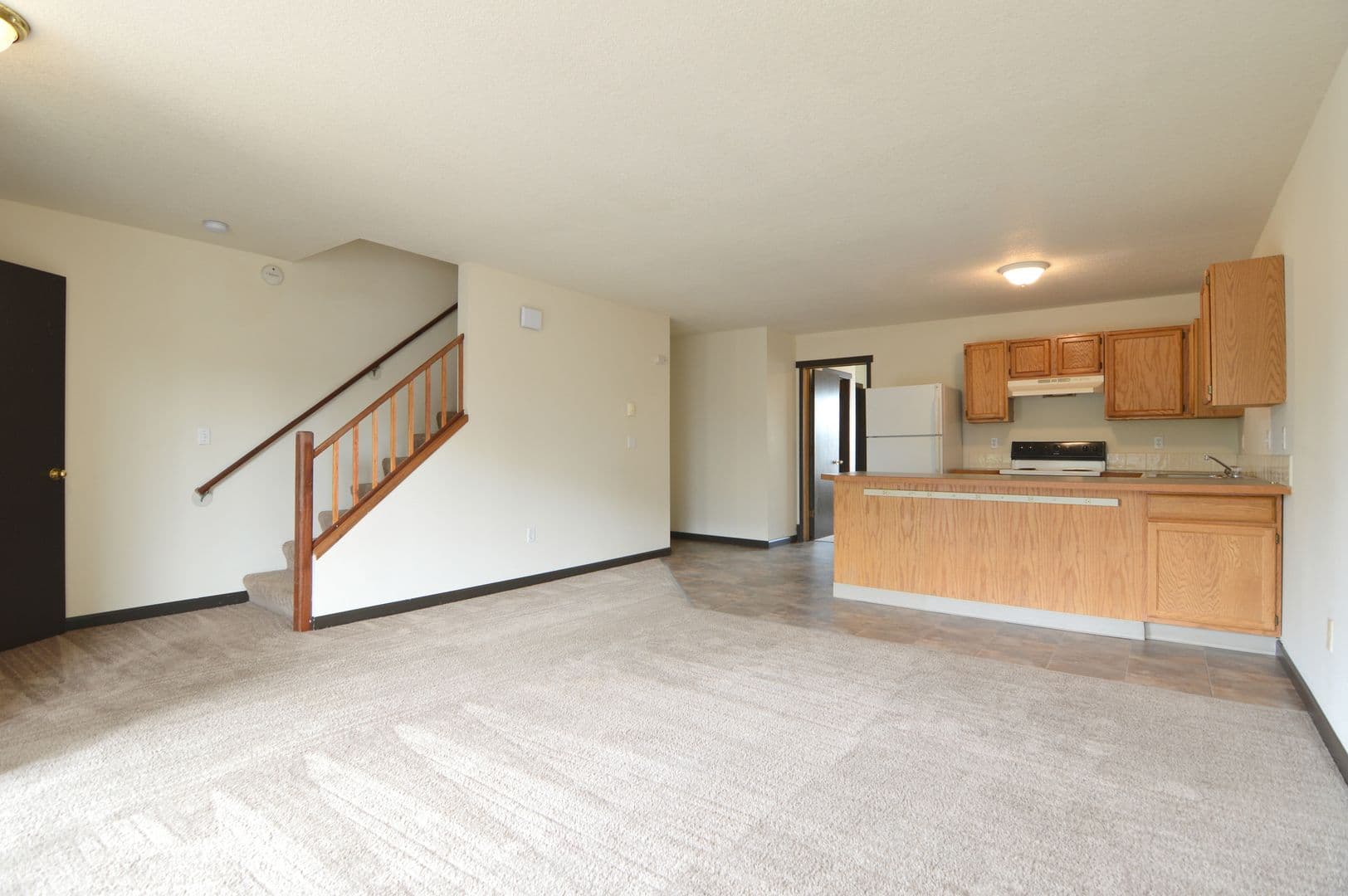 Portland Apartment: 12231-12233 SE Steele