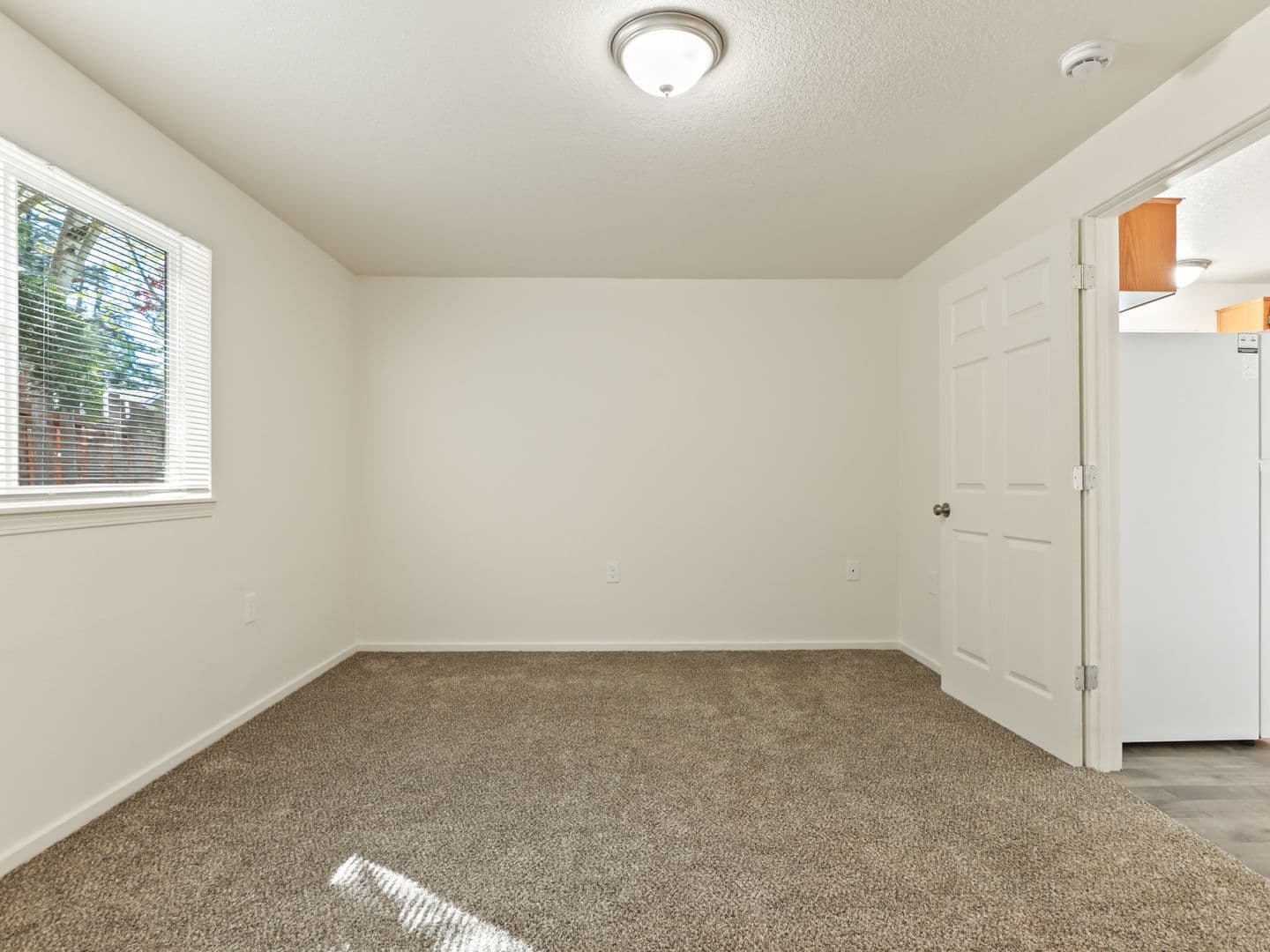 Portland Apartment: 13024 SE Tessa St