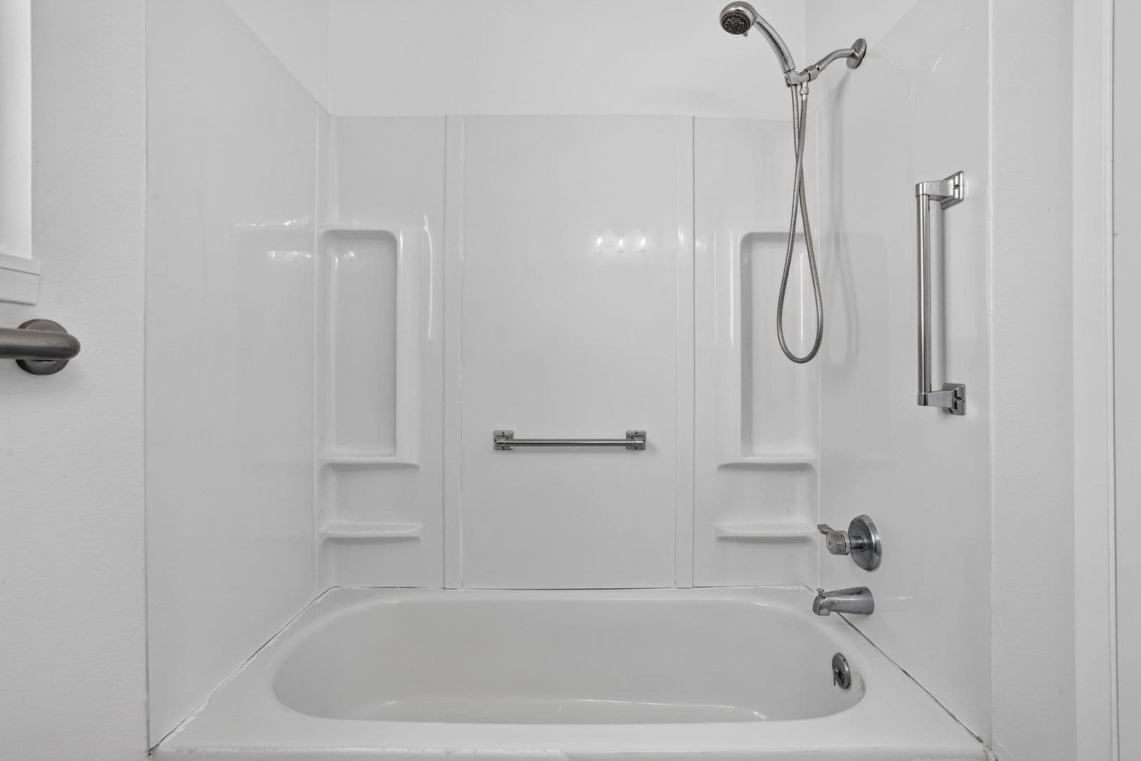 Sandy Apartment: 17170 Beers Ave