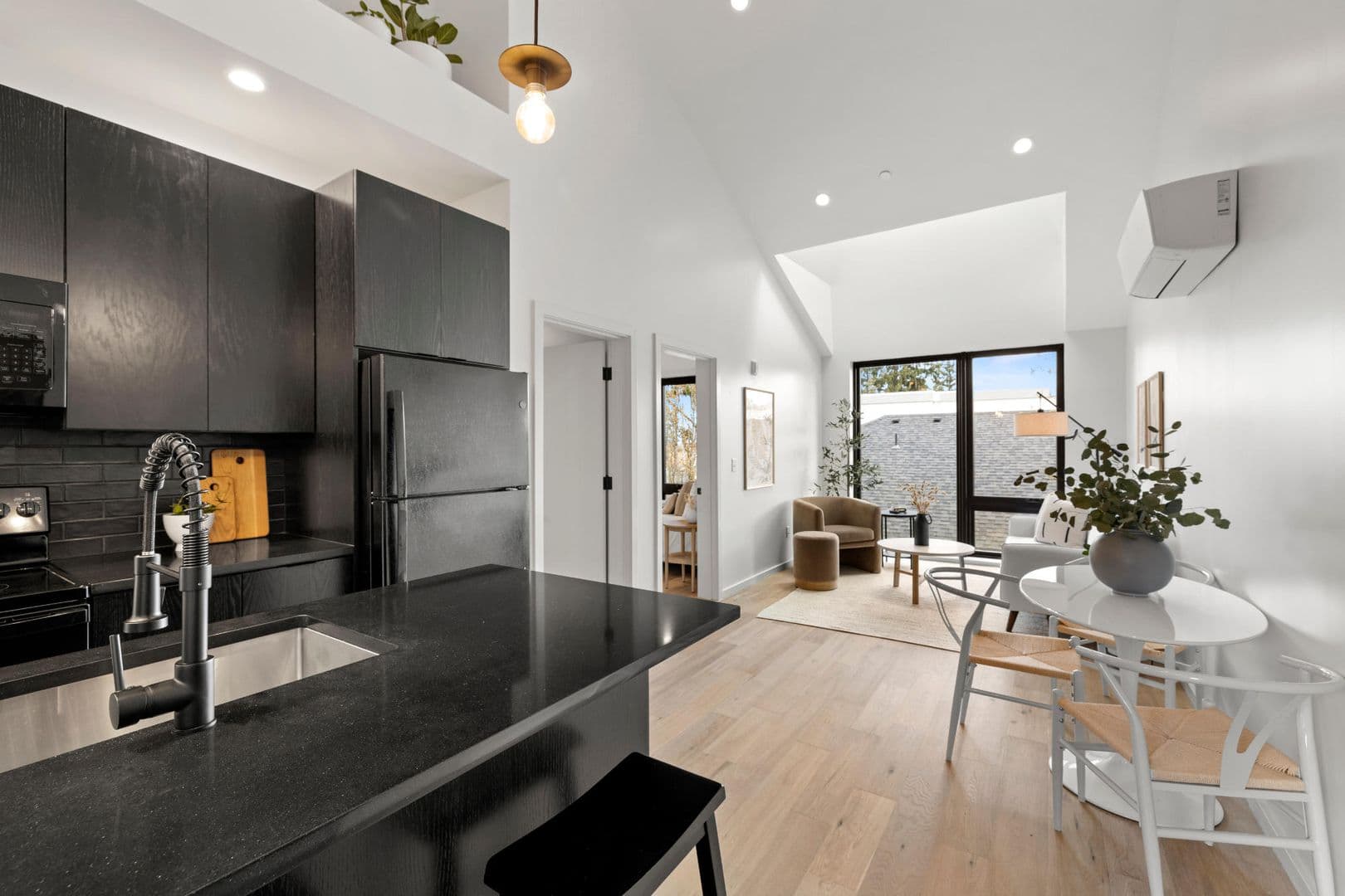 Portland Apartment: 1615 N Willis Blvd