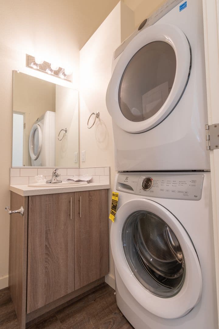 Portland Apartment: 2630 NE Dekum