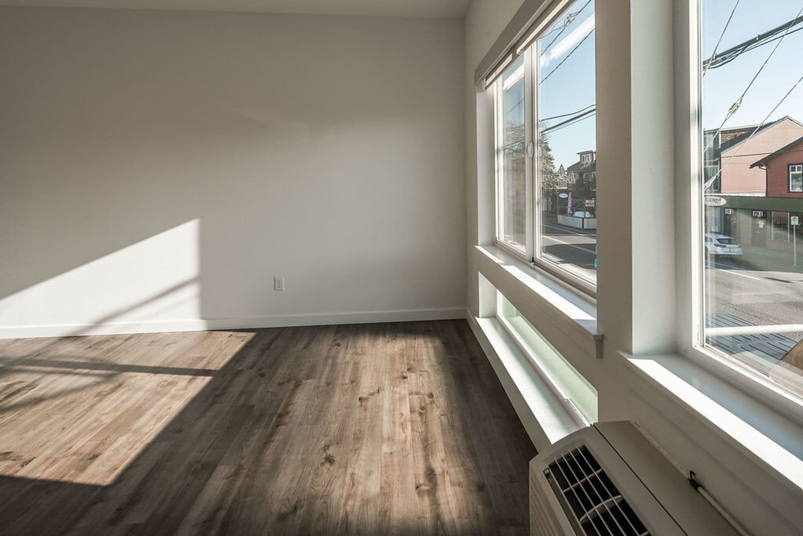Portland Apartment: 5401 SE Woodstock Blvd