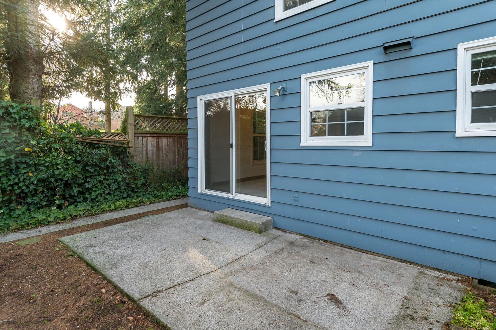 Gresham Apartment: 890 NW Division