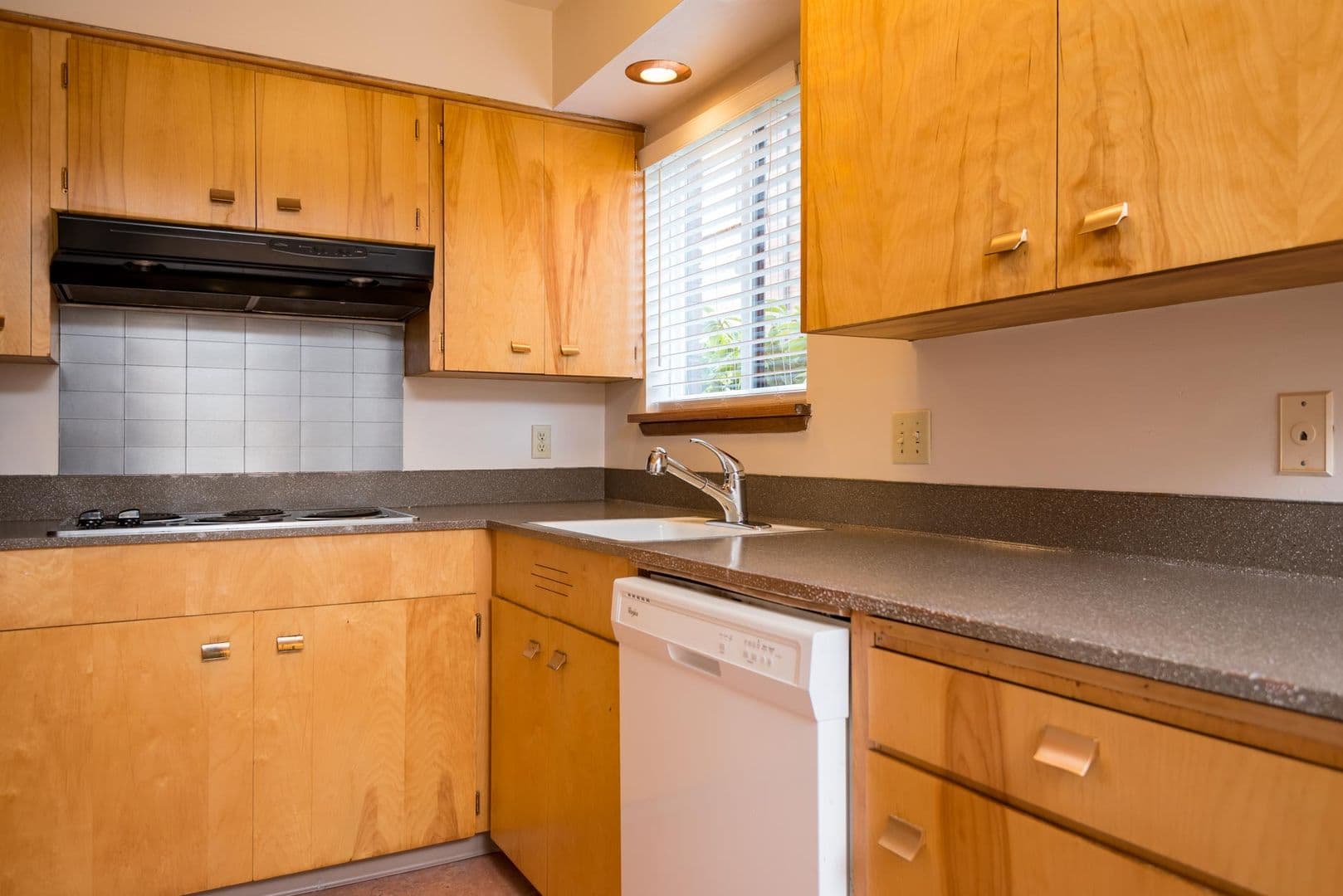 Portland Apartment: 2504 N Rosa Parks Way