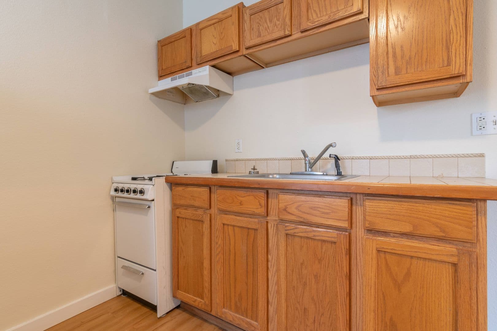 Portland Apartment: 6020 NE Glisan