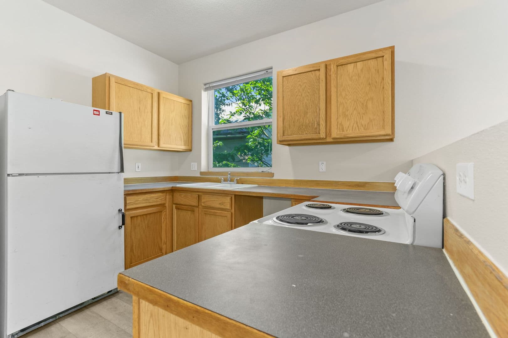 Portland Apartment: 2020 NE Rodney