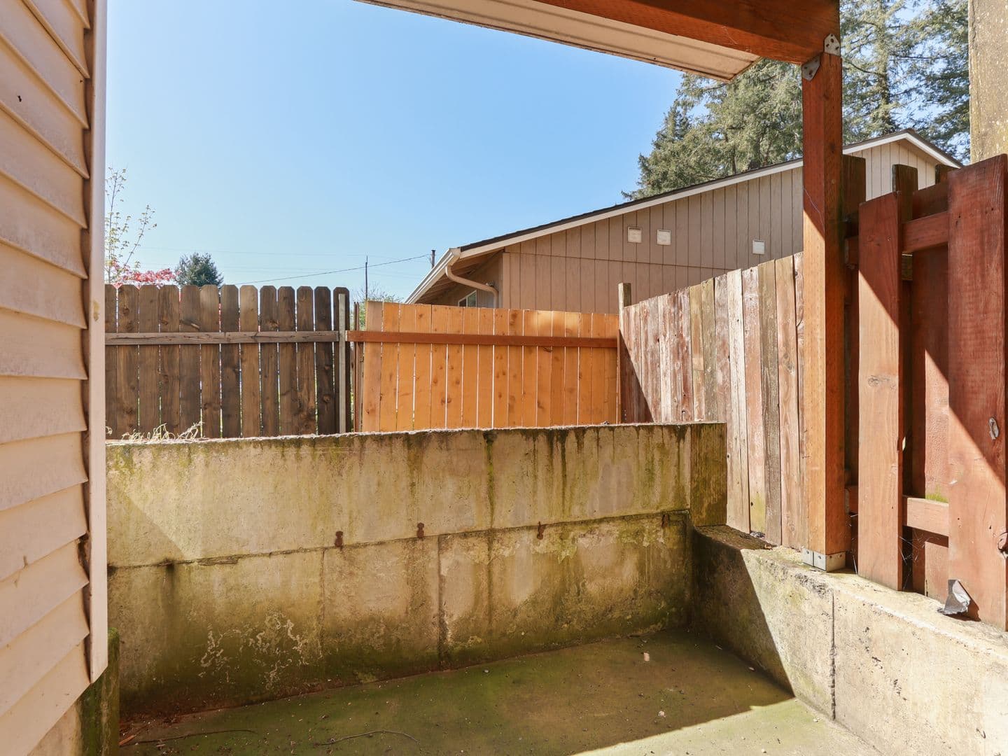 Portland Apartment: 13024 SE Tessa St