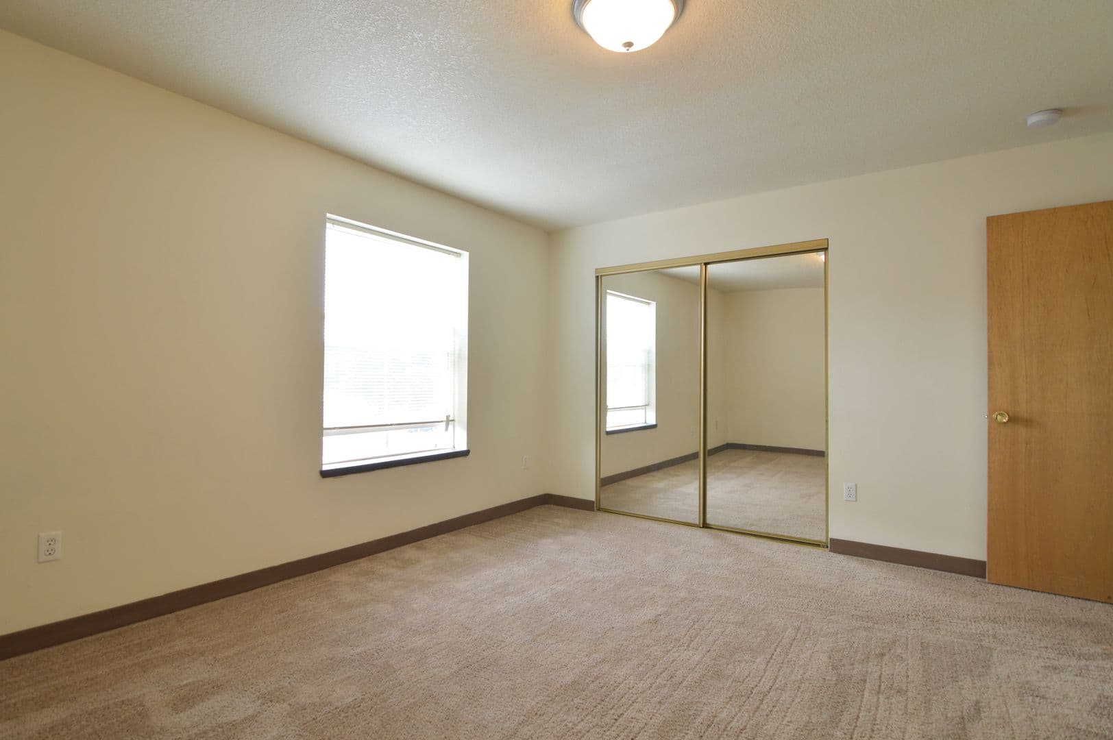 Portland Apartment: 12231-12233 SE Steele