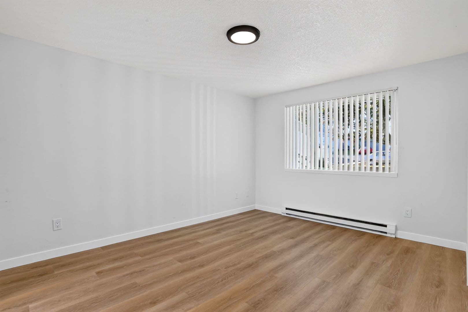 Sandy Apartment: 17170 Beers Ave