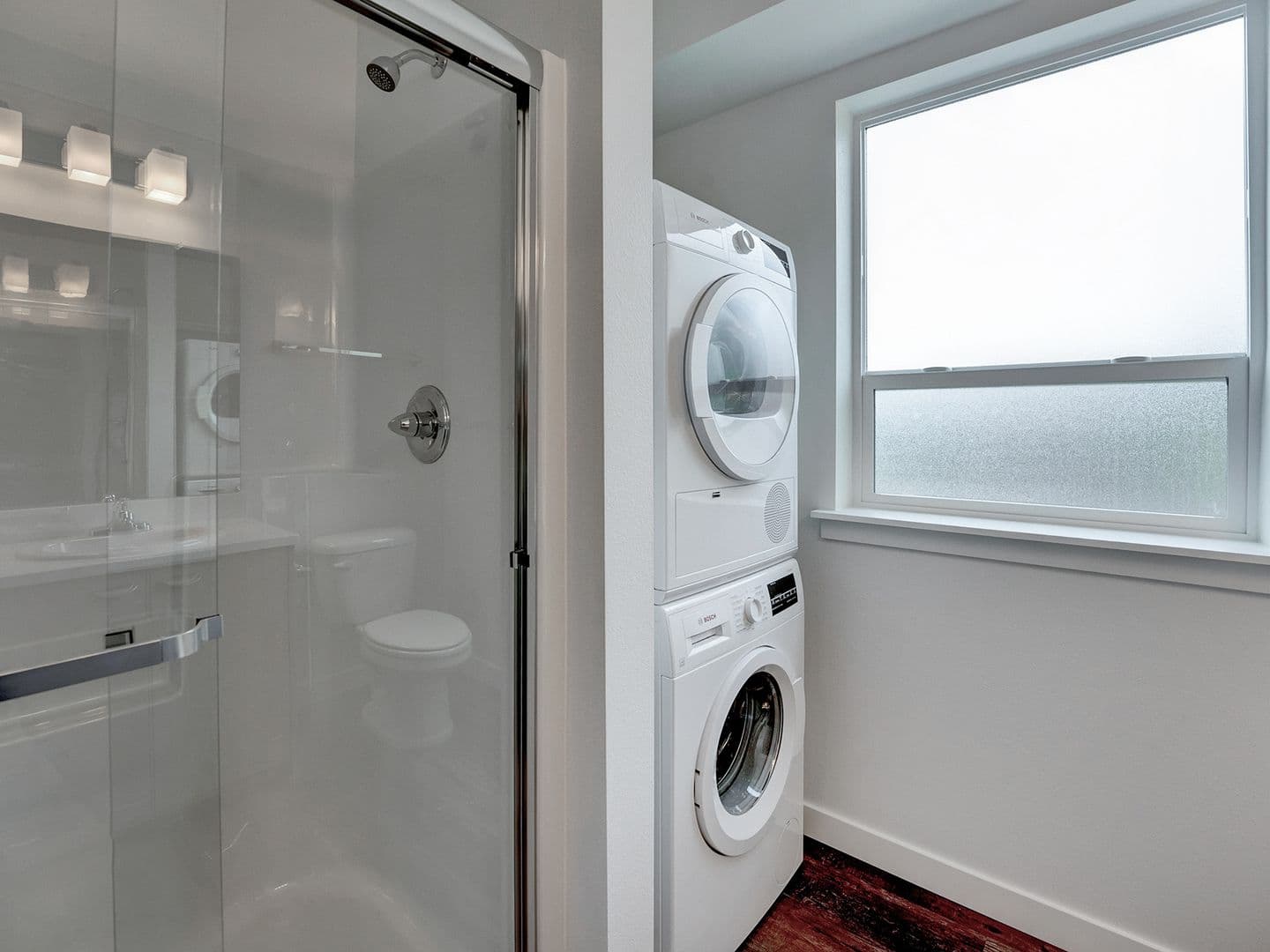Portland Apartment: 5111 SE Woodstock