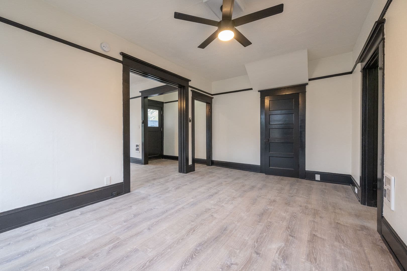 Portland Apartment: 2411-2417 NE Glisan