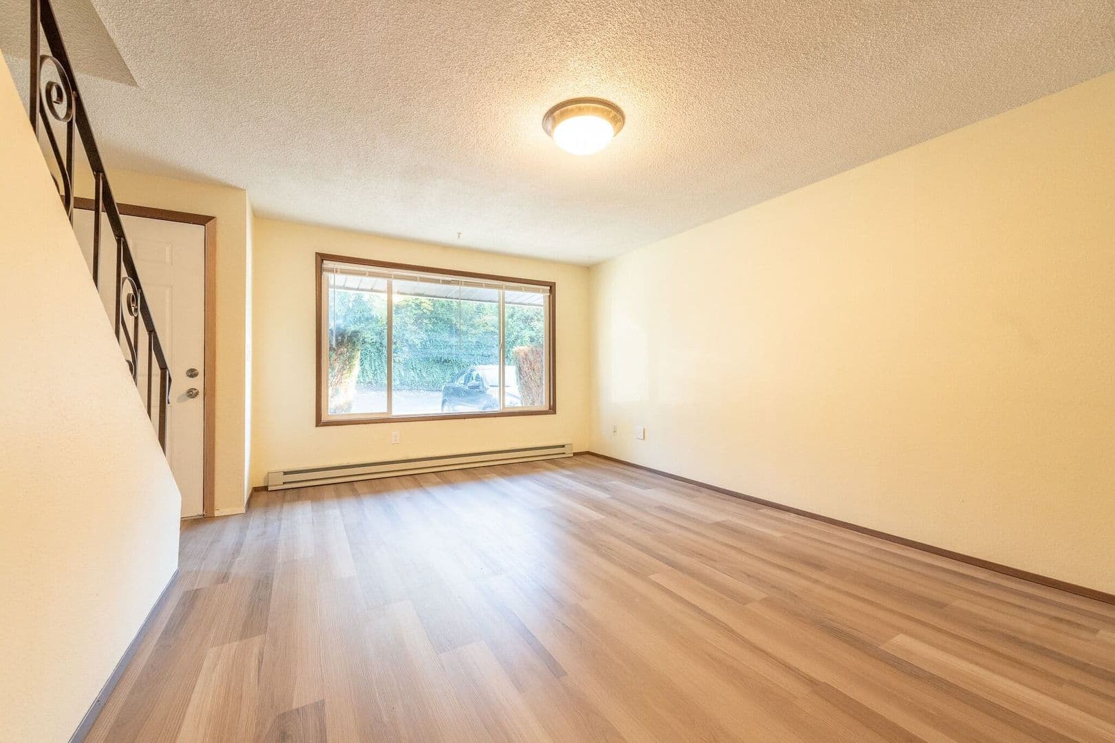 Milwaukie Apartment: 15500 SE East Ave