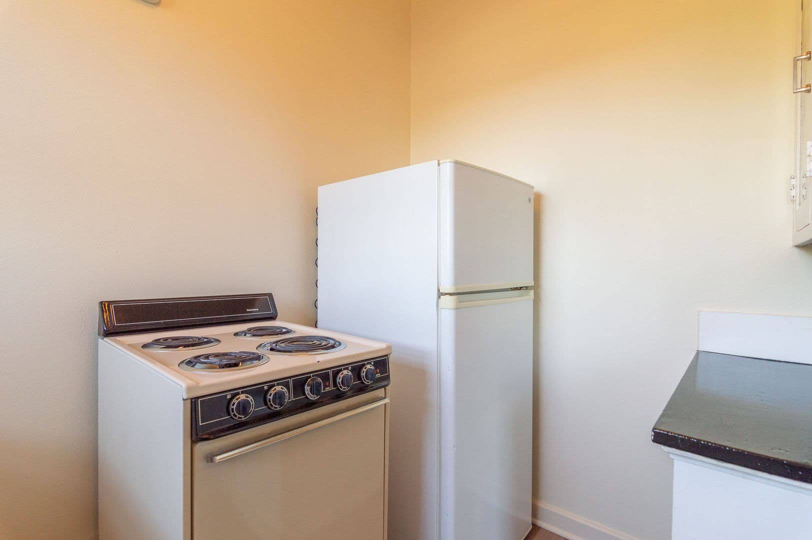 PORTLAND Apartment: 2401 NE MLK JR BLVD