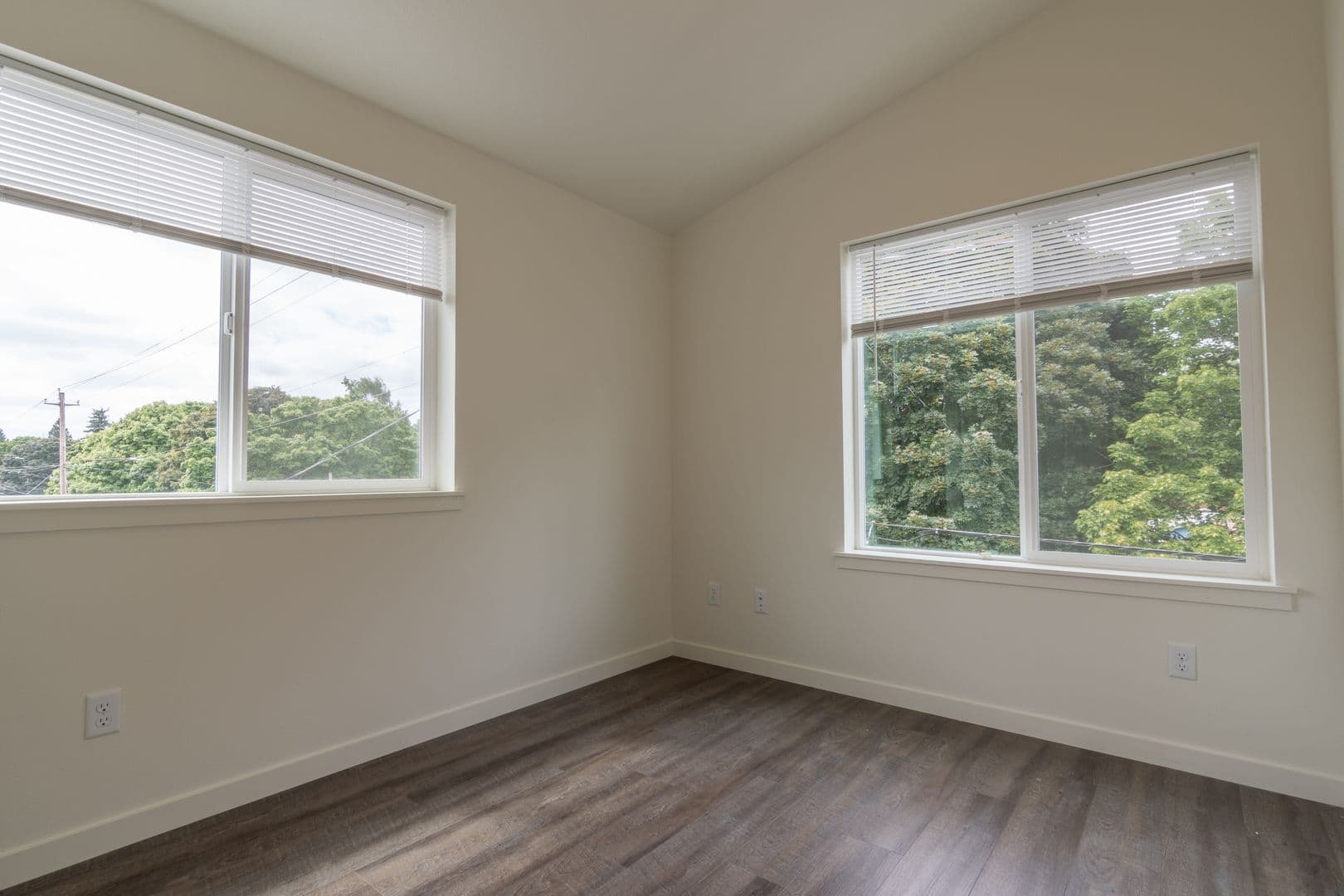 Portland Apartment: 2630 NE Dekum