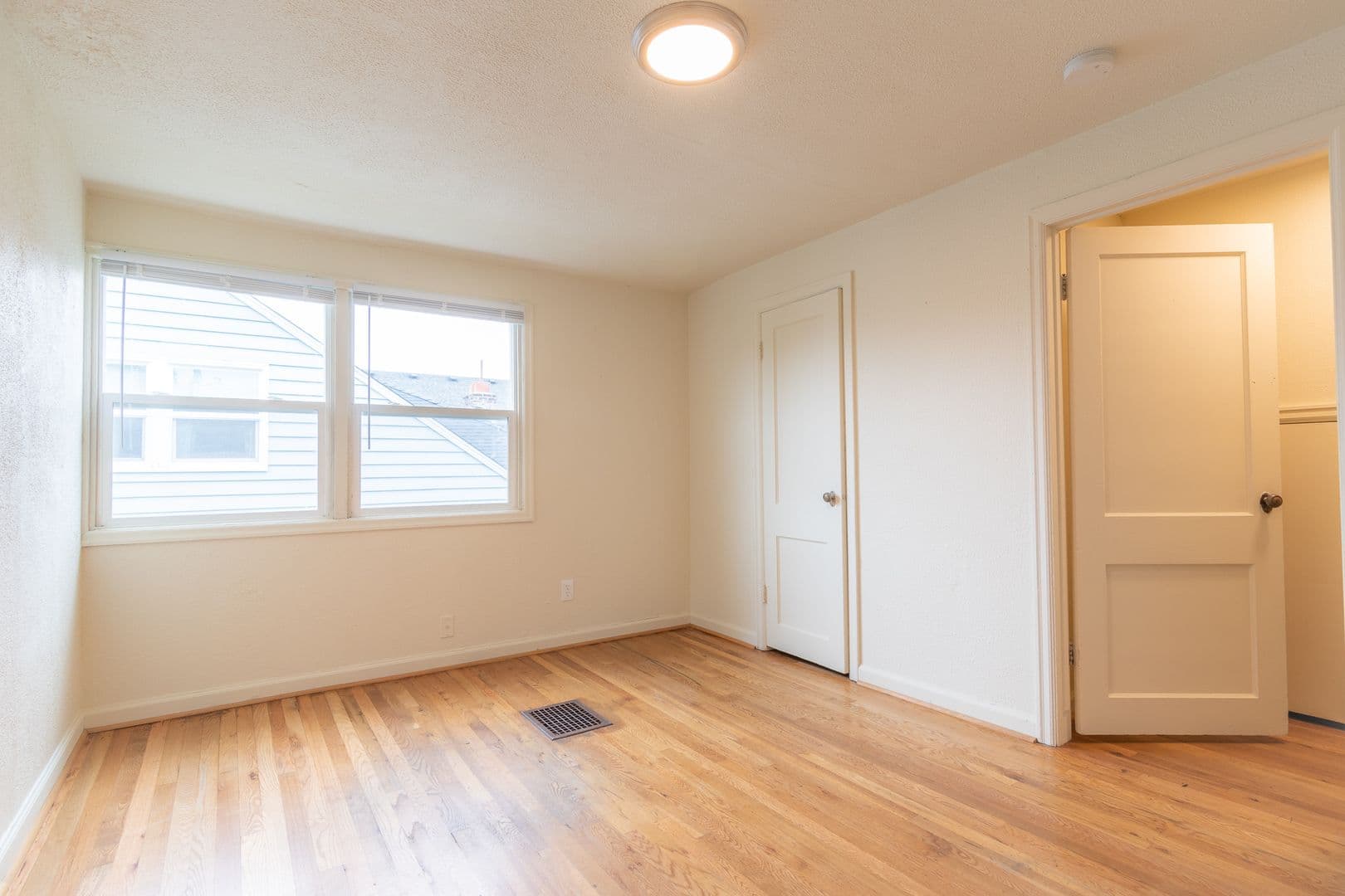 PORTLAND Apartment: 5412-5420 NE 9th