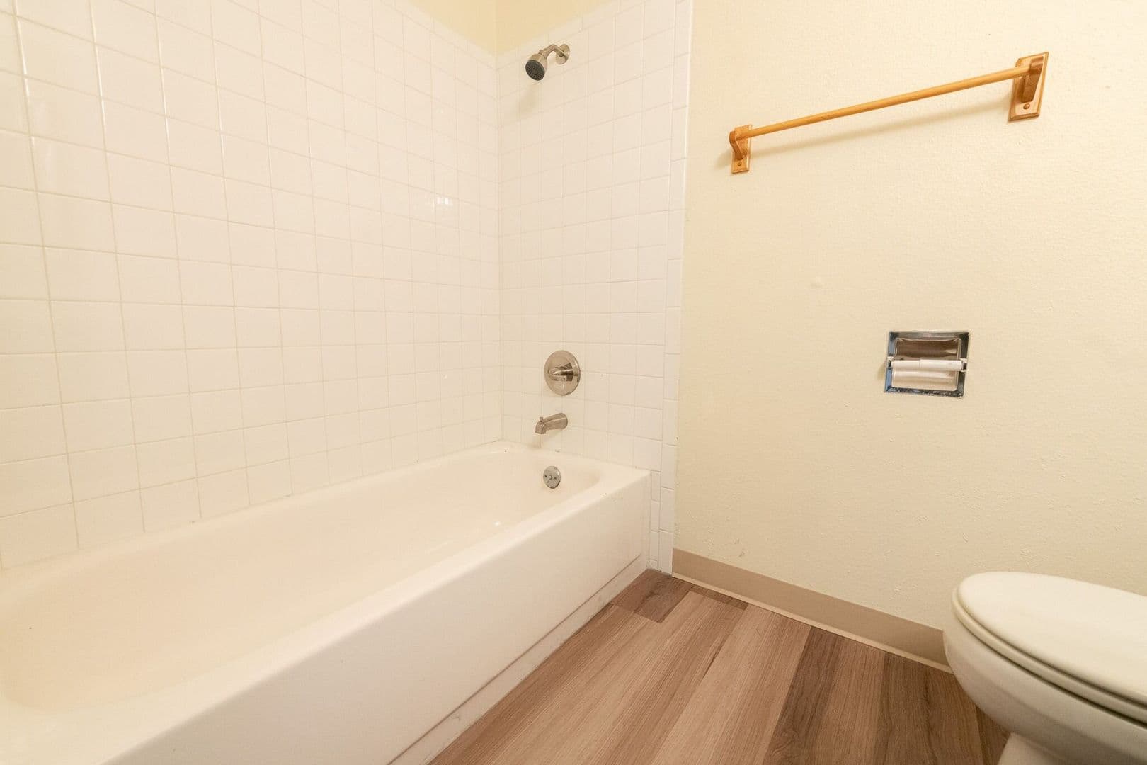 Milwaukie Apartment: 15500 SE East Ave