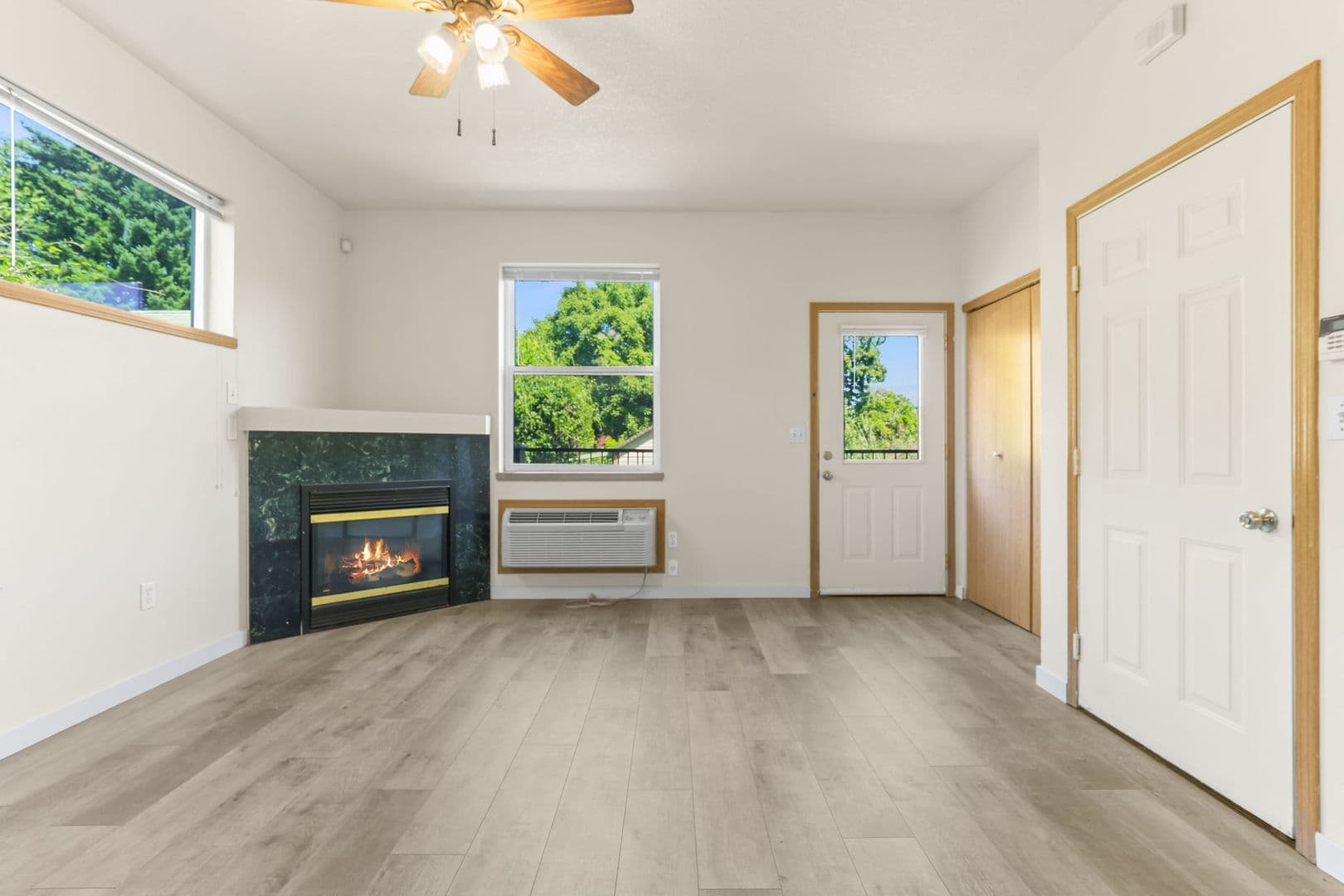 Portland Apartment: 2020 NE Rodney