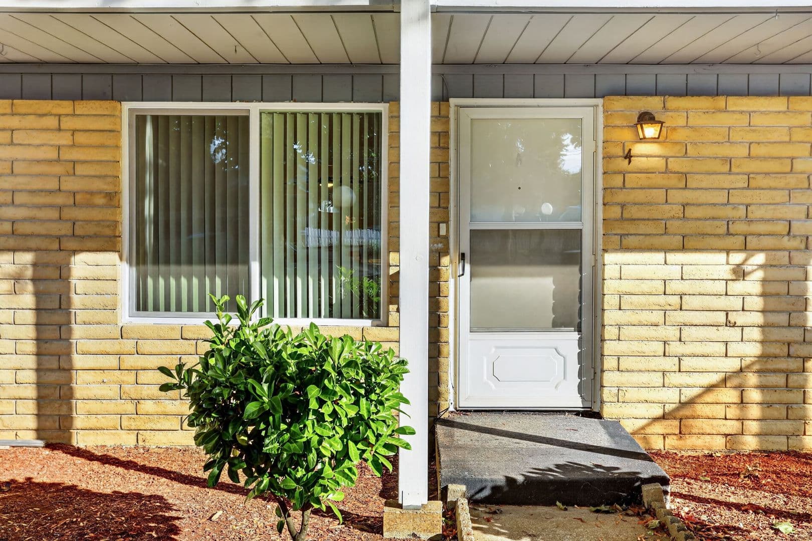 Sandy Apartment: 17170 Beers Ave