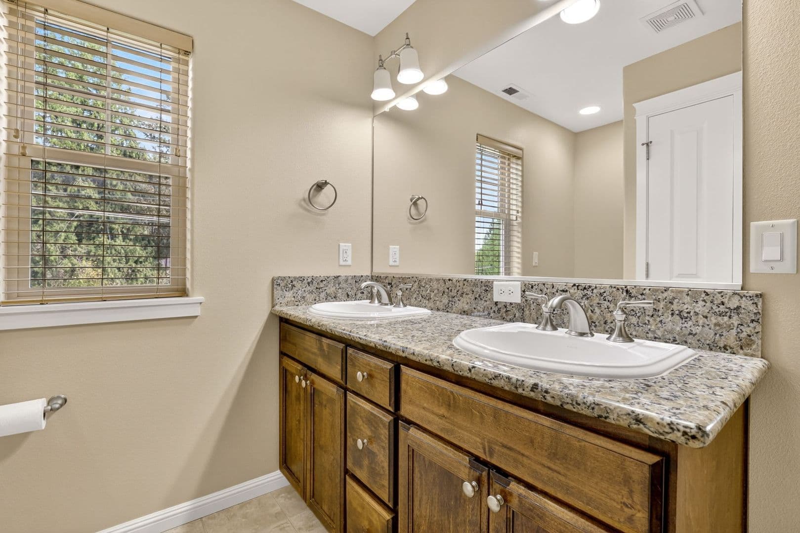 Gresham Apartment: 308-394 SW Eastman Parkway