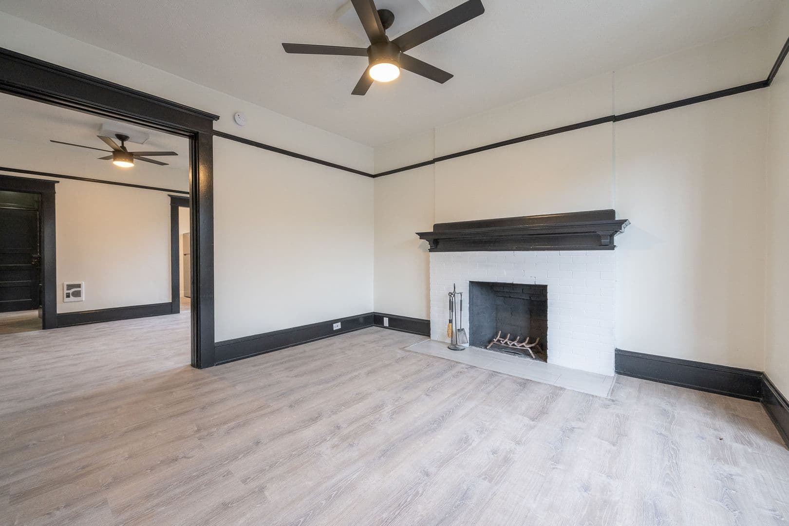 Portland Apartment: 2411-2417 NE Glisan
