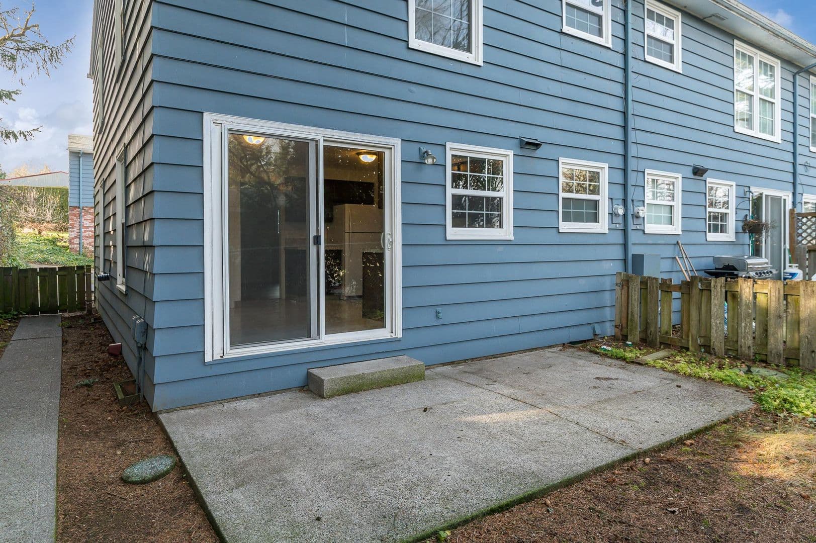 Gresham Apartment: 890 NW Division