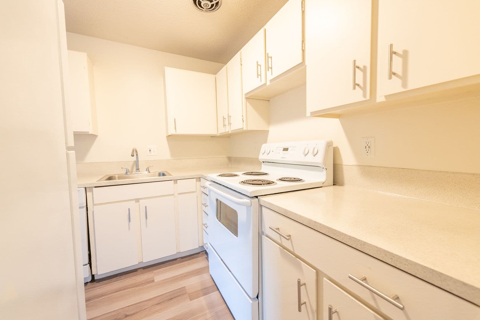 Portland Apartment: 6225-6235 SW Burlingame