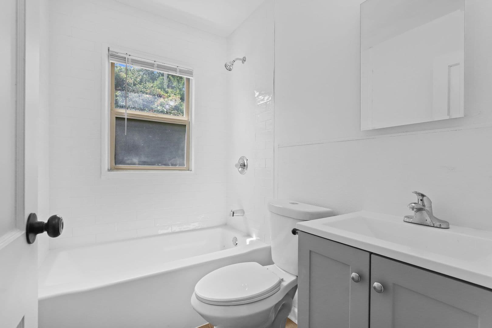 Portland Apartment: 4831-4841 E Burnside St