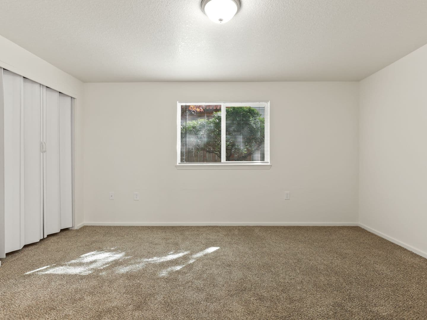 Portland Apartment: 13024 SE Tessa St