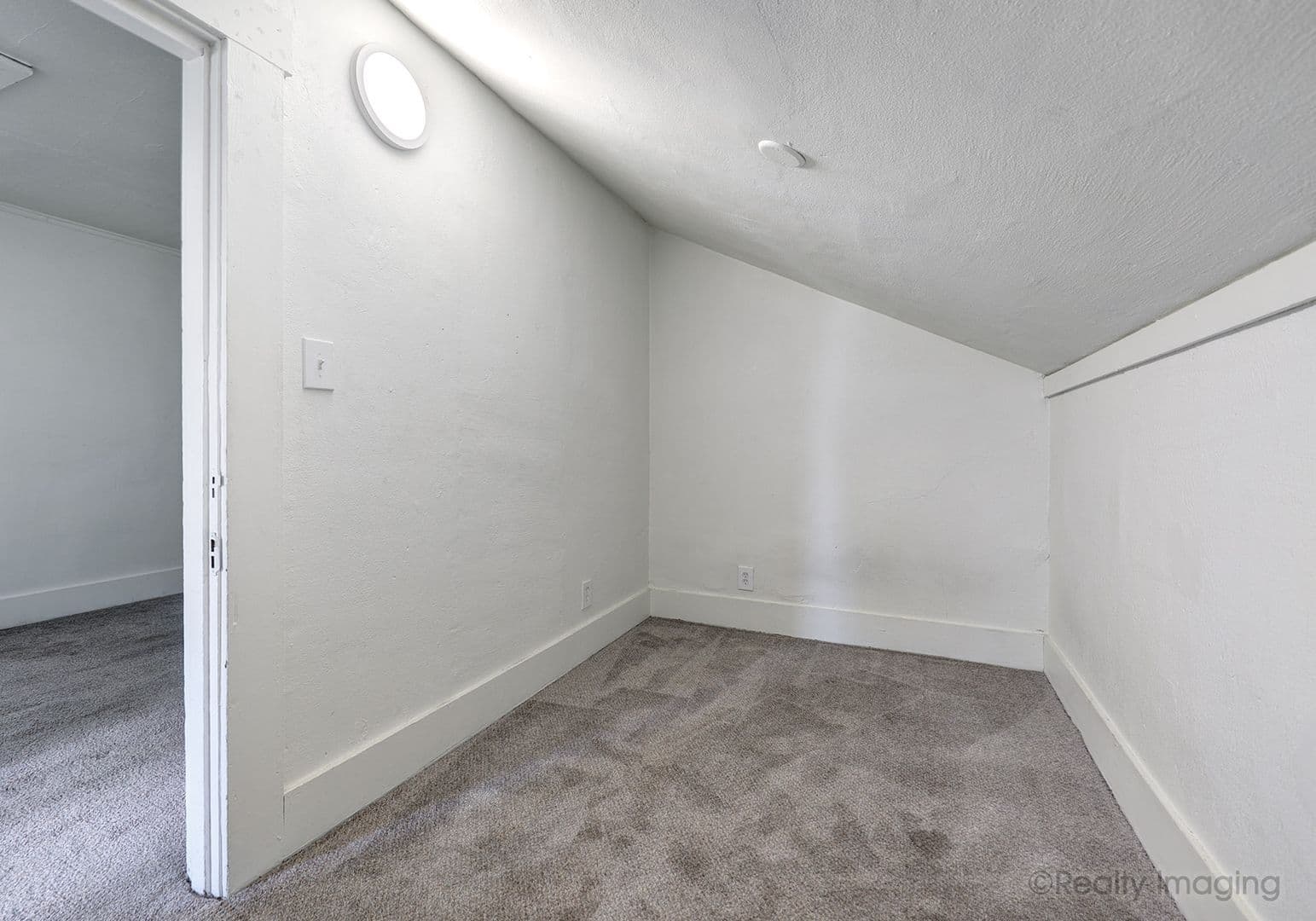 Portland Apartment: 6015-6017 SE 99th Ave