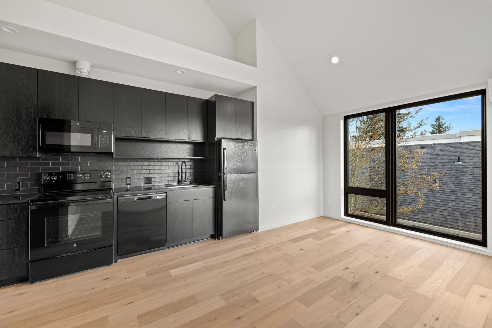 Portland Apartment: 1615 N Willis Blvd