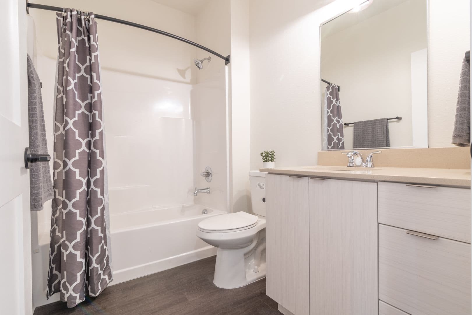 Portland Apartment: 435 NE Church