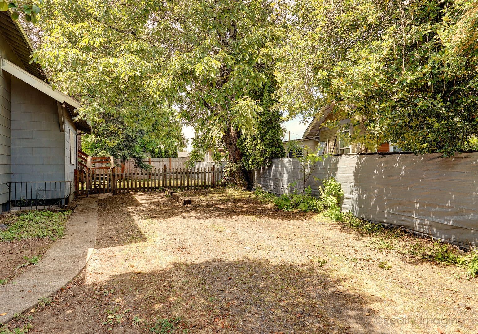 Portland Apartment: 6015-6017 SE 99th Ave