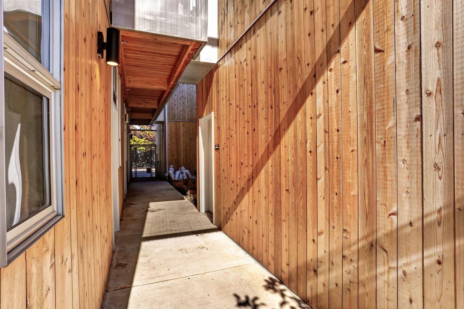 Portland Apartment: 7480 N Delaware