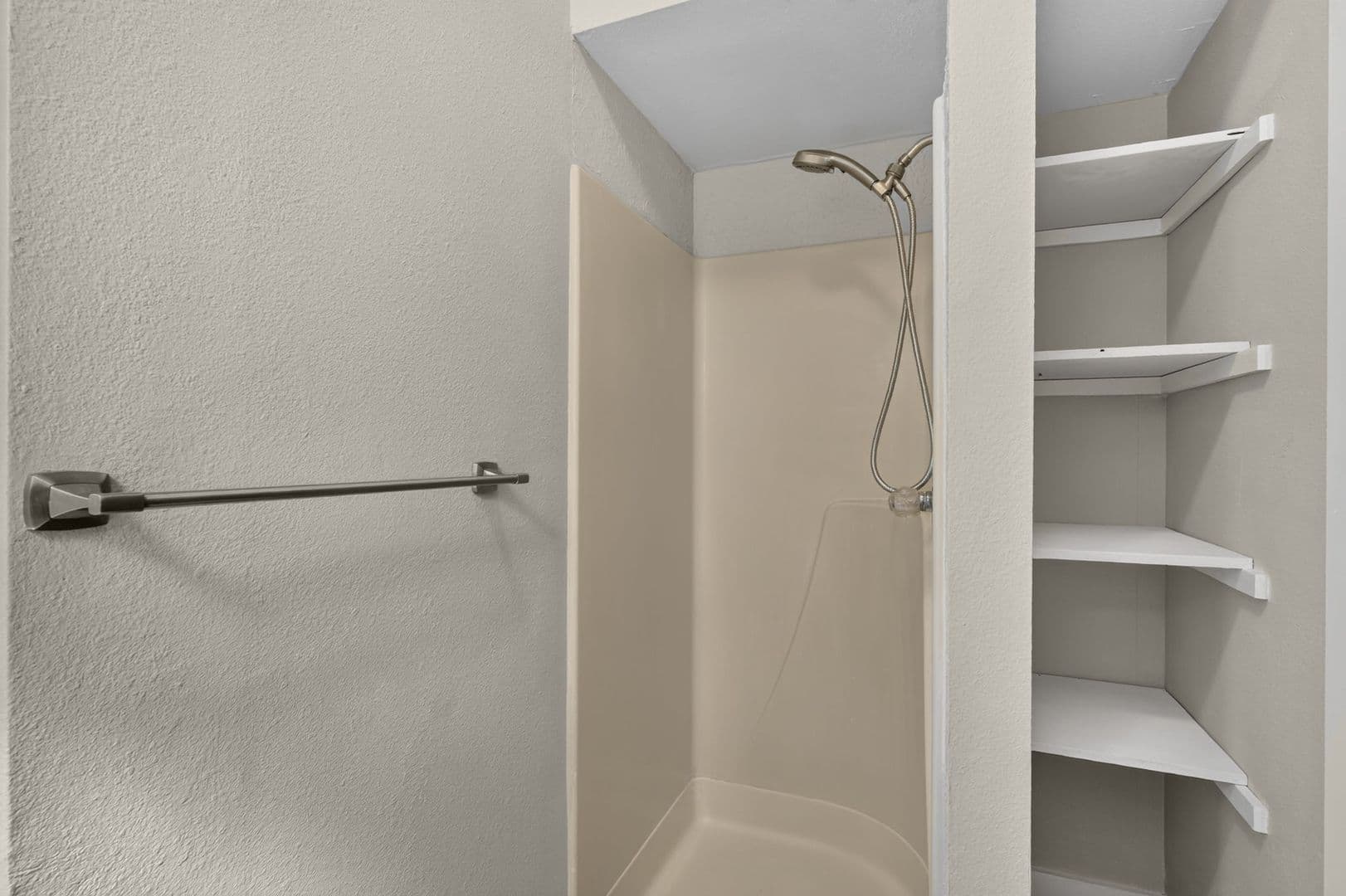 Portland Apartment: 6020 NE Glisan