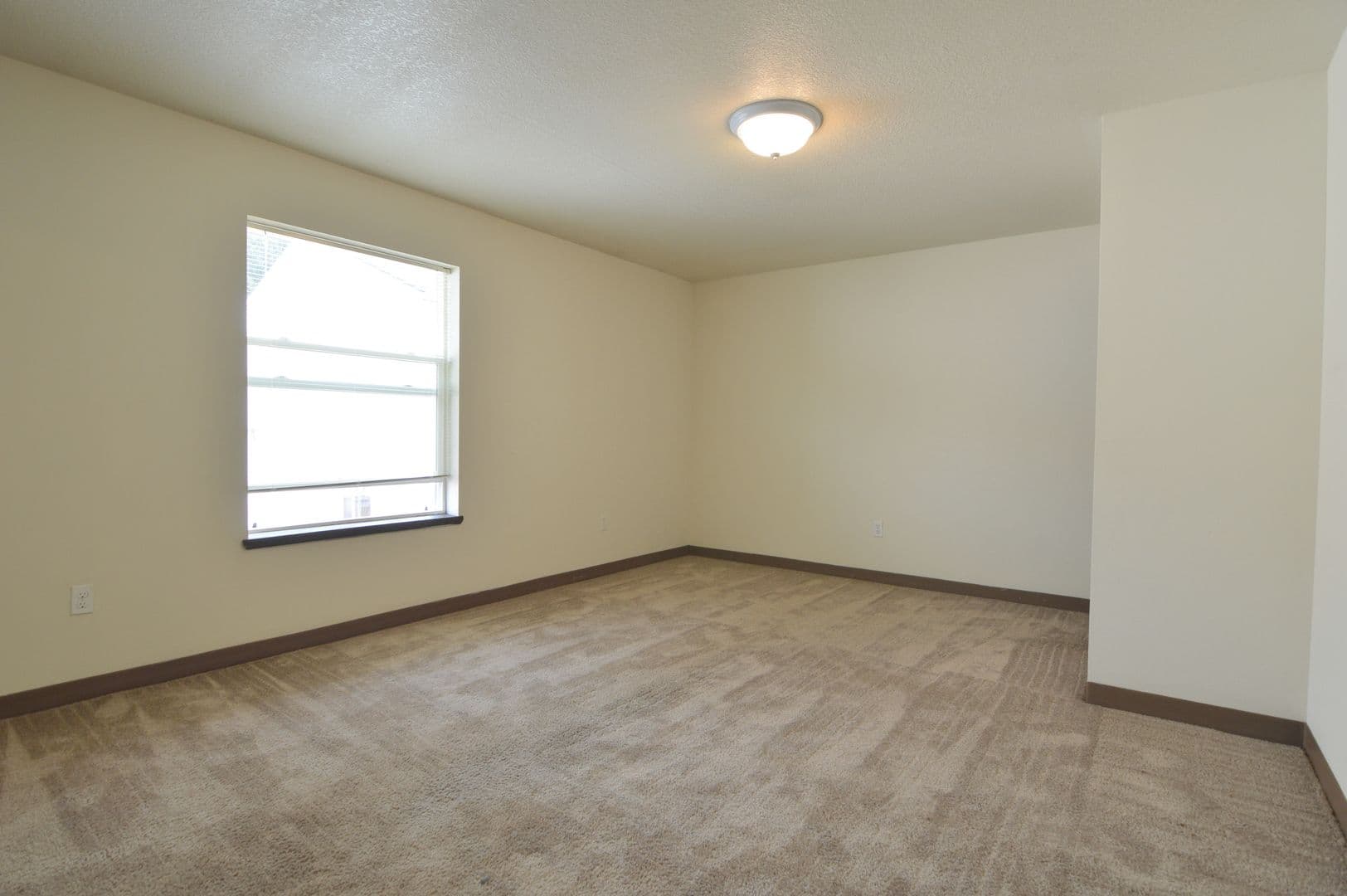 Portland Apartment: 12231-12233 SE Steele