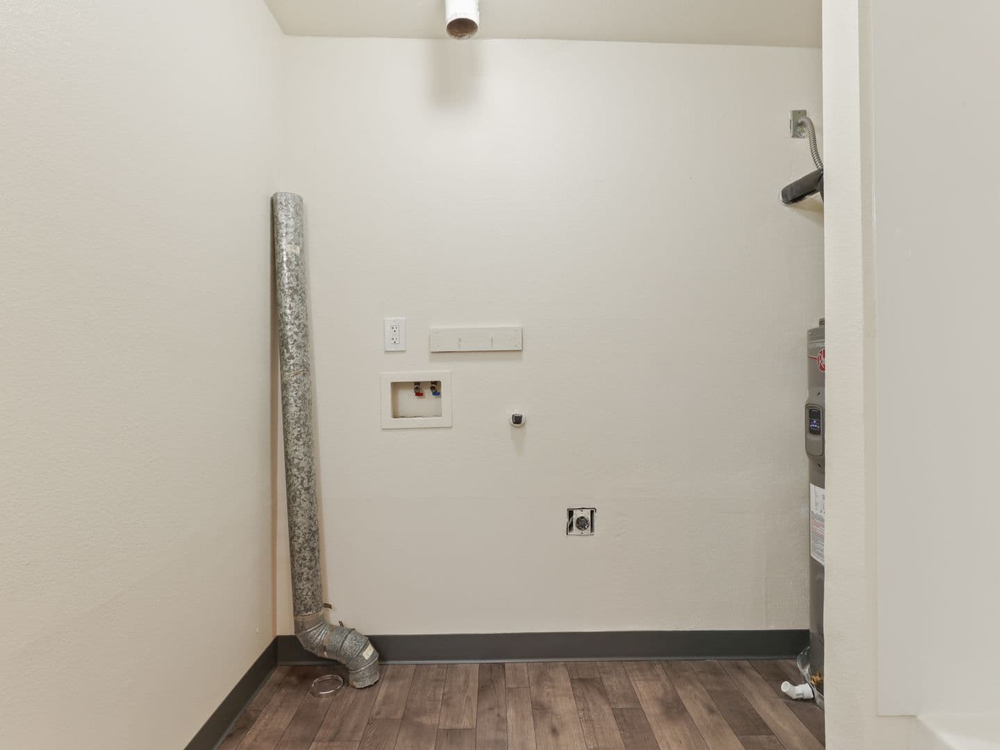 Portland Apartment: 13024 SE Tessa St