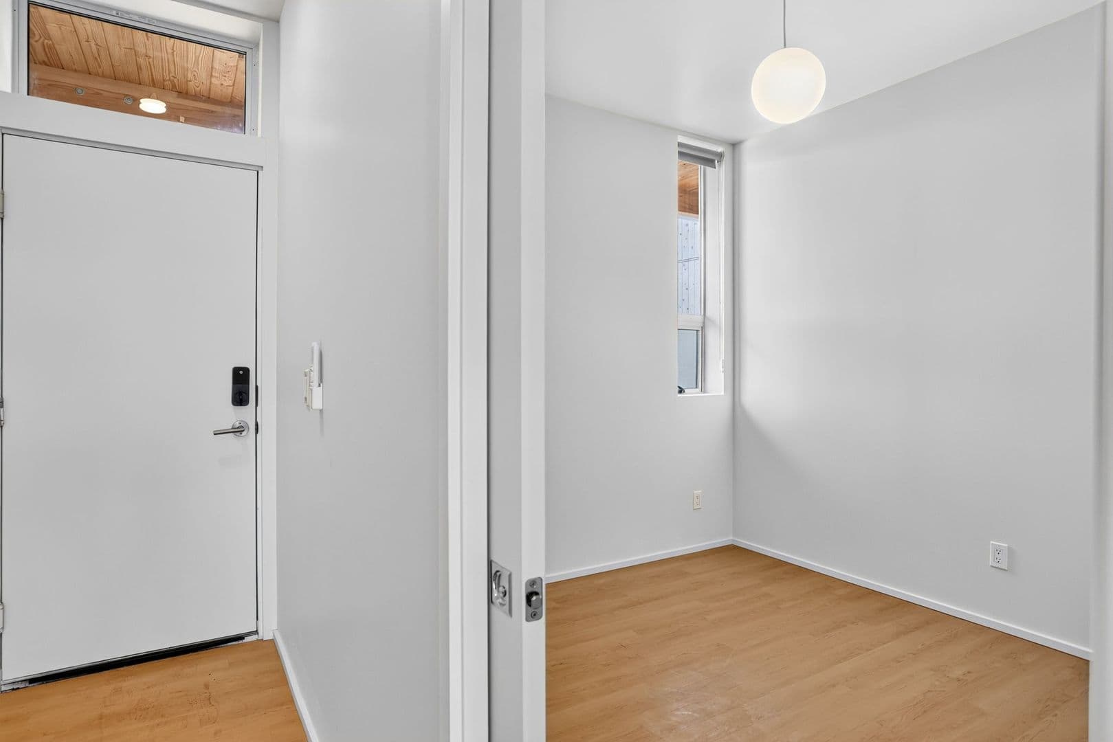 Portland Apartment: 7480 N Delaware