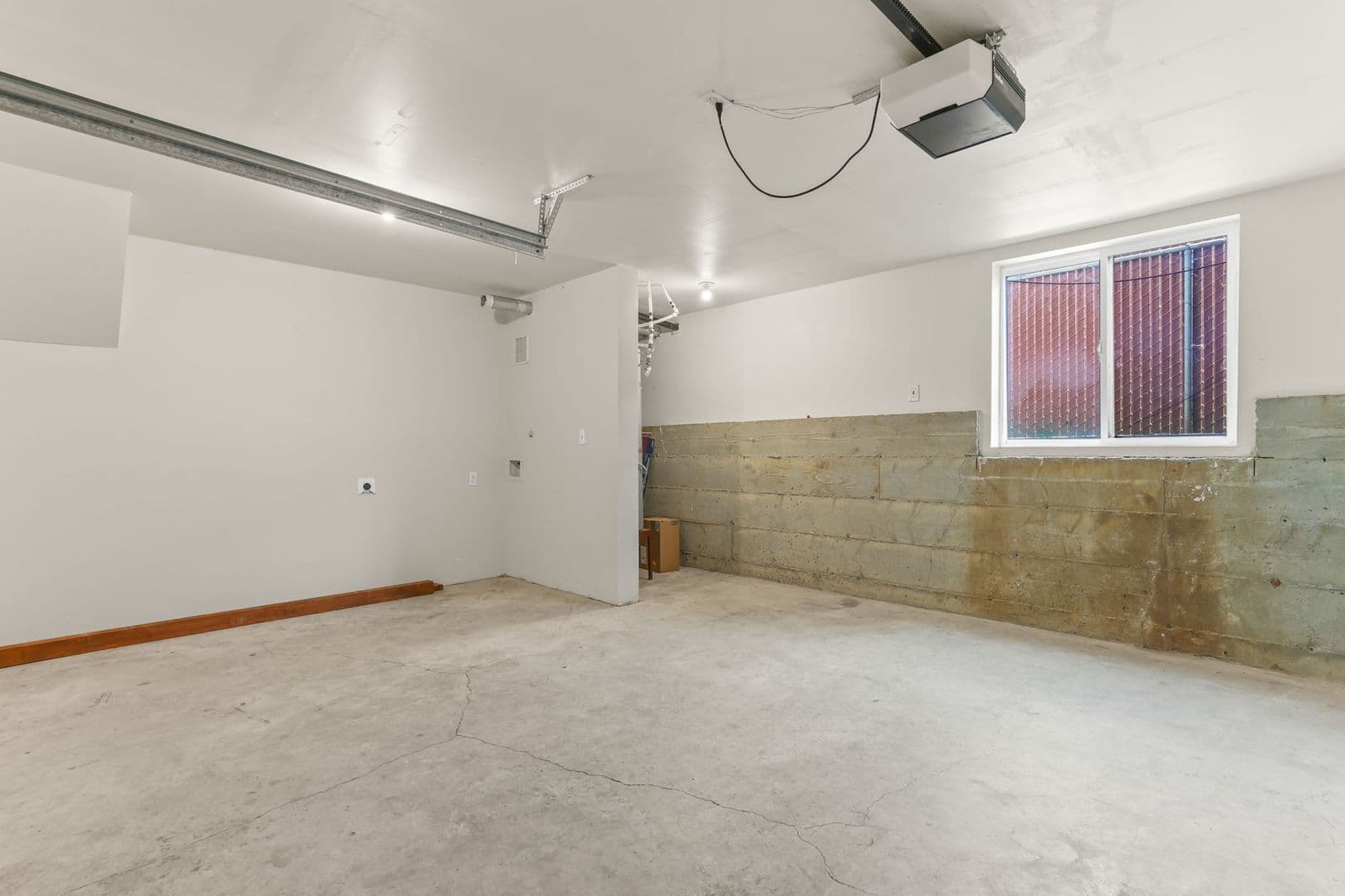 Portland Apartment: 2020 NE Rodney