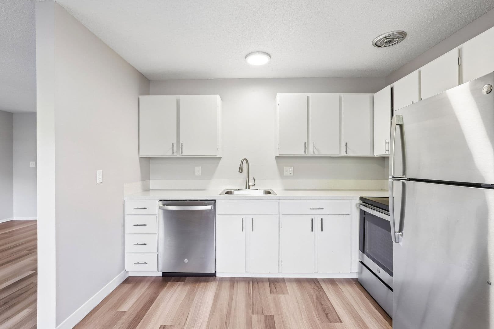 Portland Apartment: 6225-6235 SW Burlingame