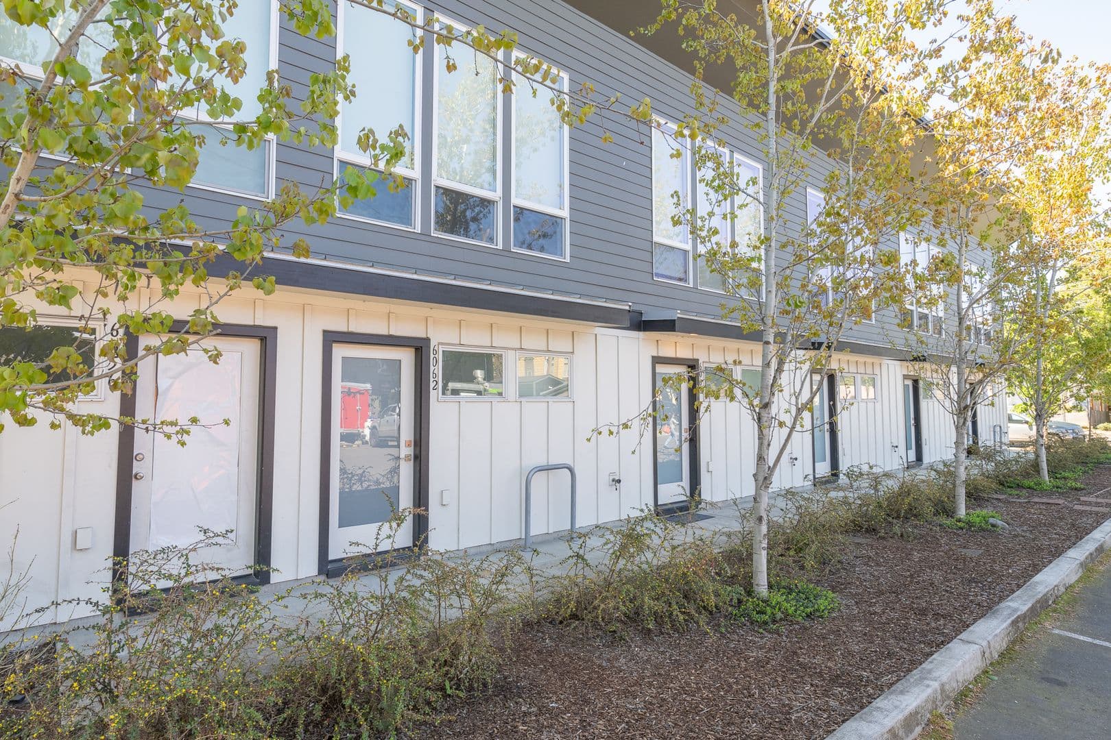 Portland Apartment: 6056 SE 93rd Ave