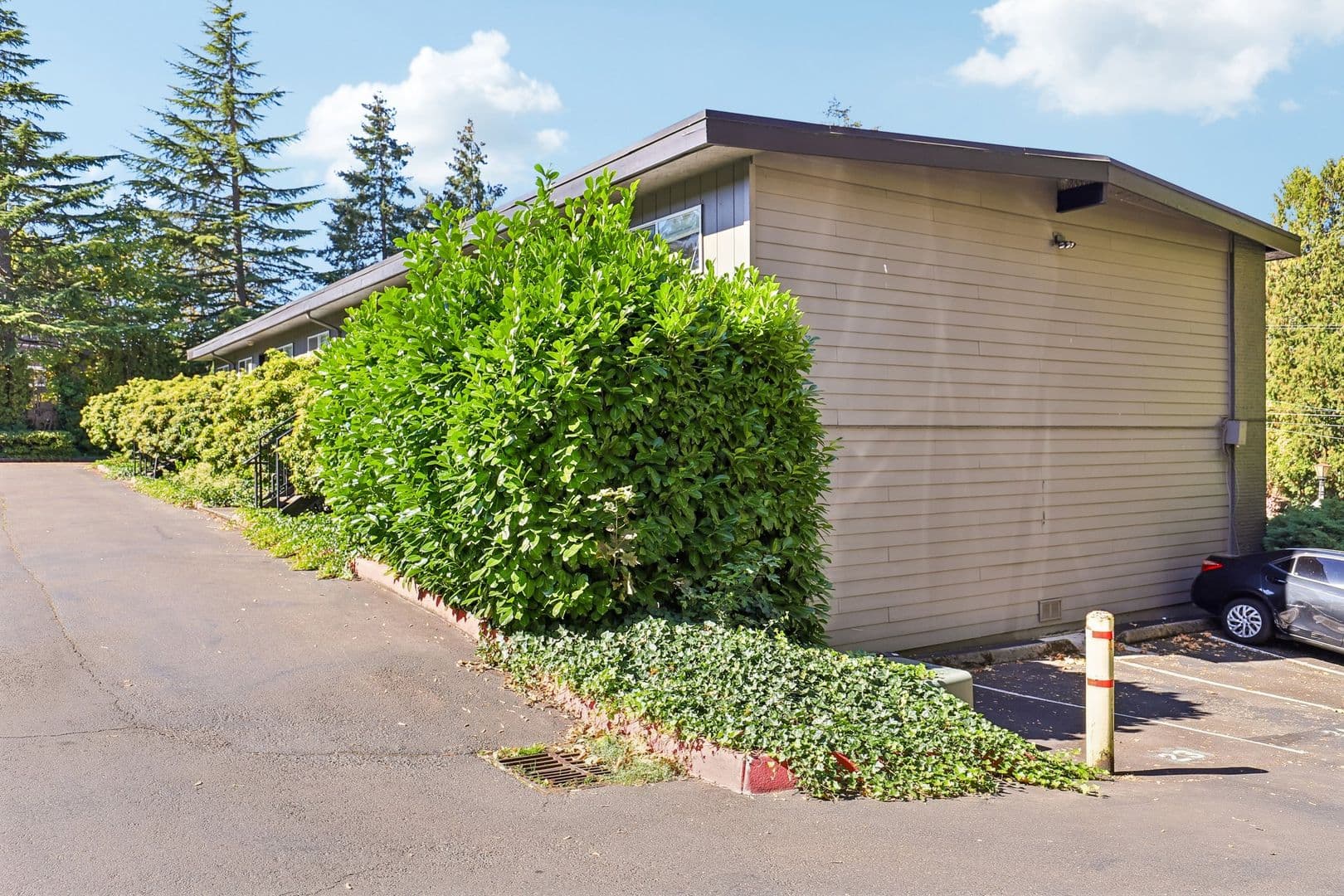 Portland Apartment: 6225-6235 SW Burlingame