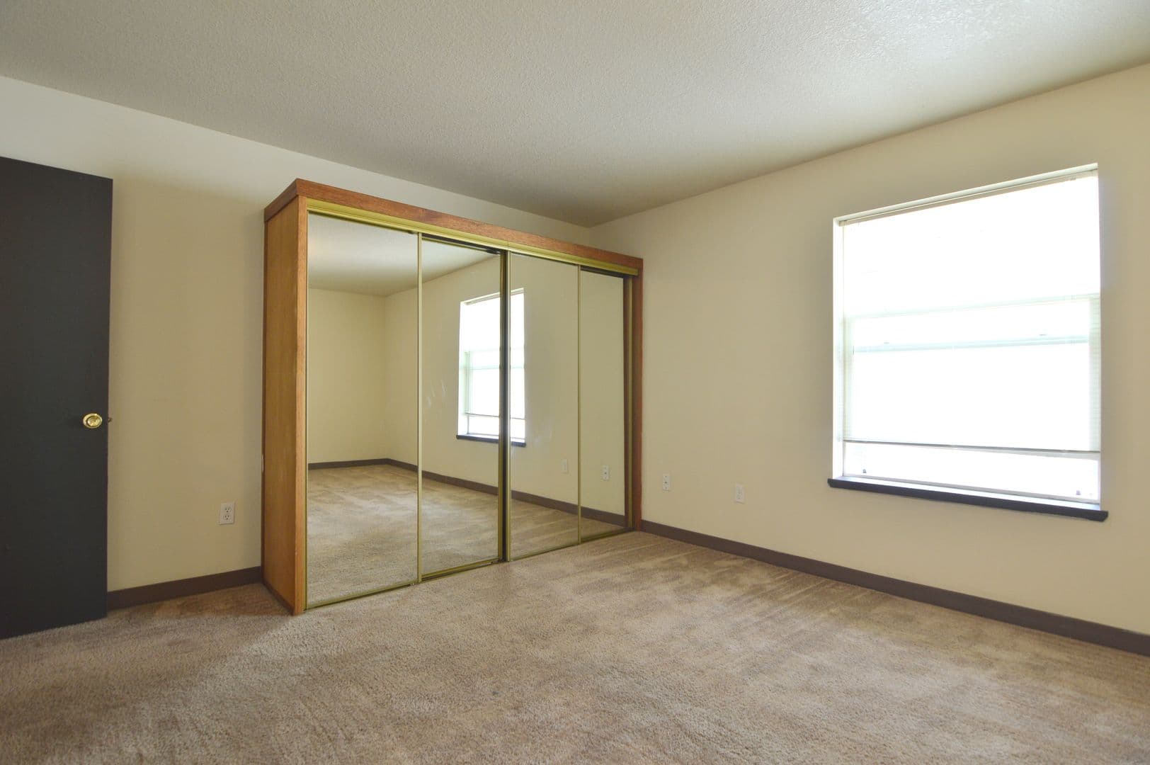 Portland Apartment: 12231-12233 SE Steele