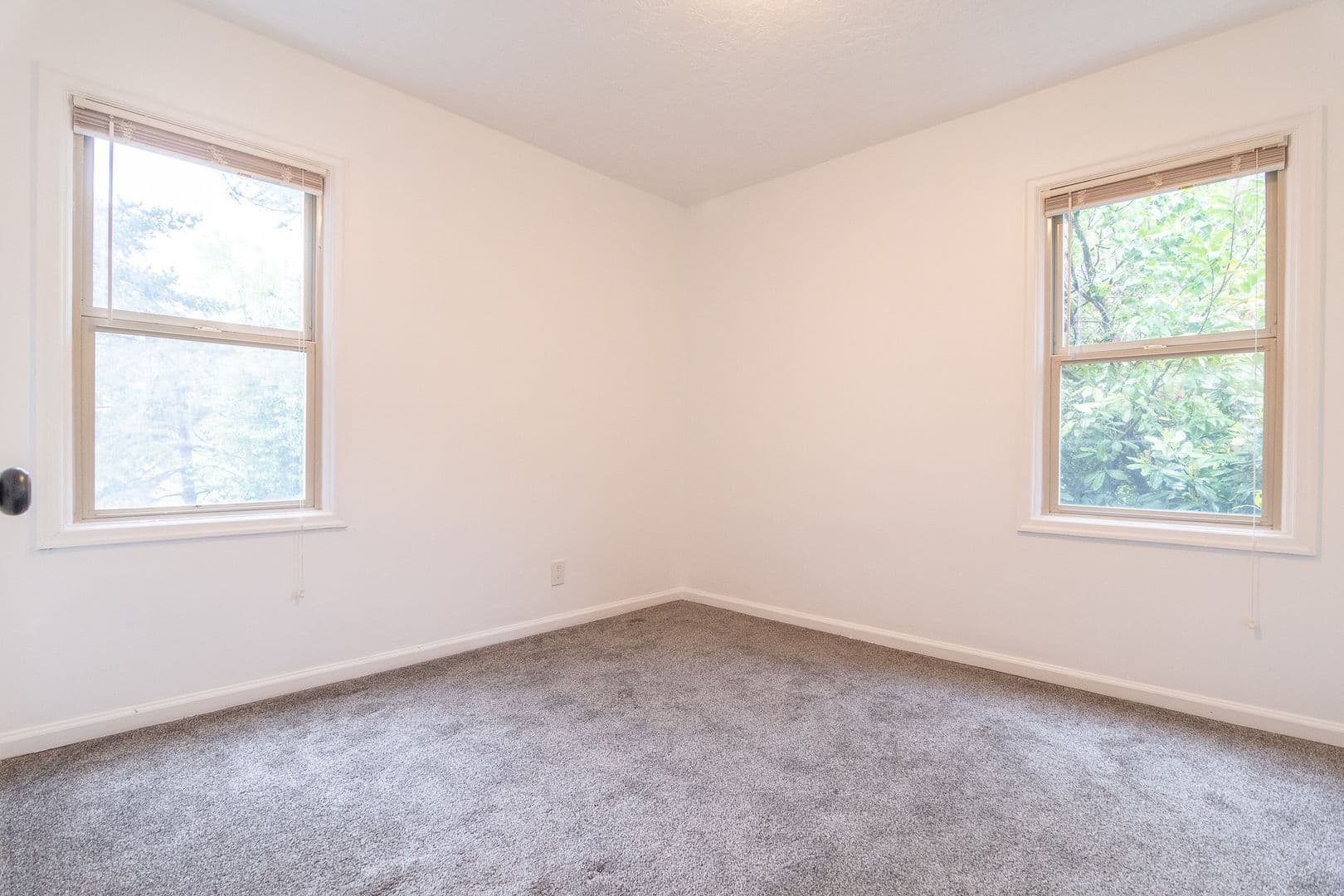 Portland Apartment: 4831-4841 E Burnside St