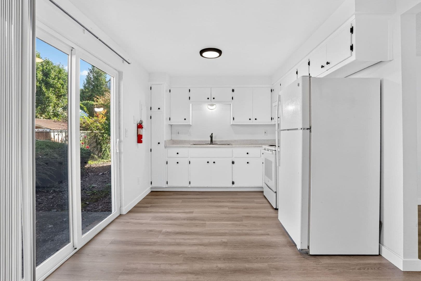 Sandy Apartment: 17170 Beers Ave
