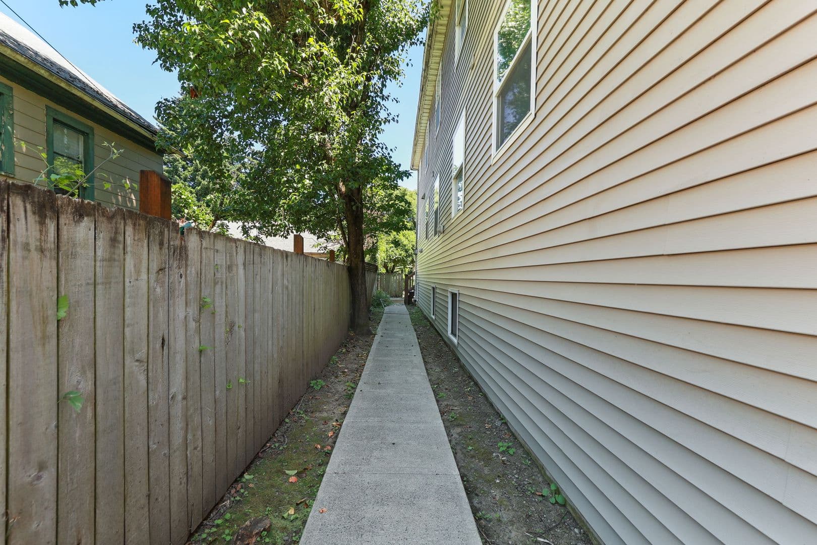 Portland Apartment: 2020 NE Rodney